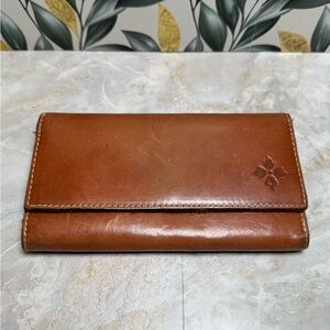 Patricia Nash Terresa Tan Leather Ladies Trifold Wallet